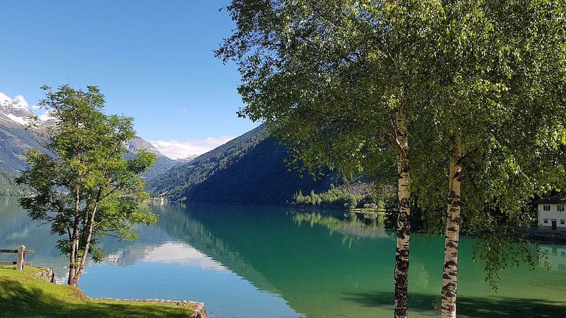 Miralago-Le Prese: Il Tuo Manuale di Sopravvivenza alla Bellezza Miralago-Le Prese: Il Tuo Manuale di Sopravvivenza alla Bellezza